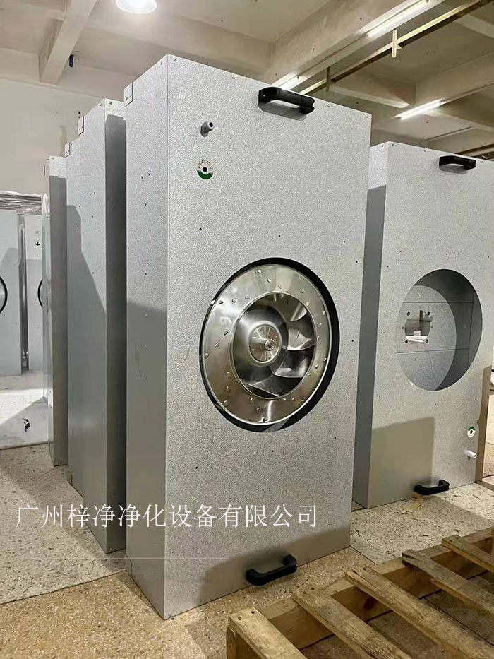 群控FFU是把幾十,幾百乃至上千臺FFU通過FFU監(jiān)控主機將其連接起來并進行監(jiān)控。