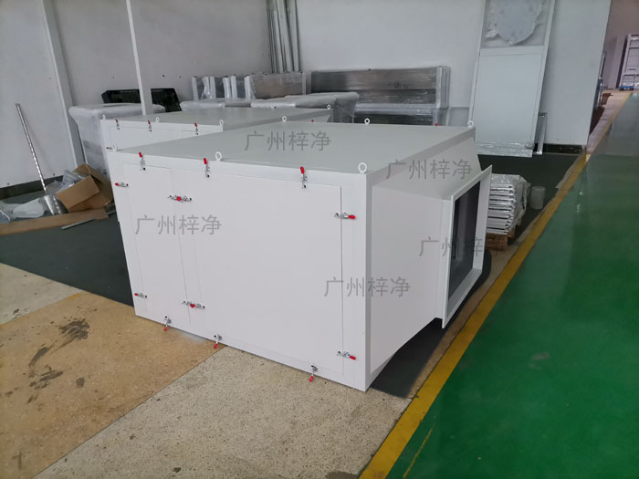 增壓新風(fēng)柜保證送入室內(nèi)的清新潔凈空氣，并可根據(jù)對(duì)新風(fēng)的特殊要求，配置高性能的初效過(guò)濾器或中效過(guò)濾器或高效過(guò)濾器。